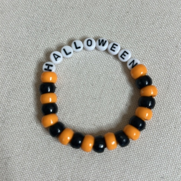 NWT 4 Handmade Halloween Bracelet Set Boo  Happy Halloween With Ghost Charm - Picture 6 of 7